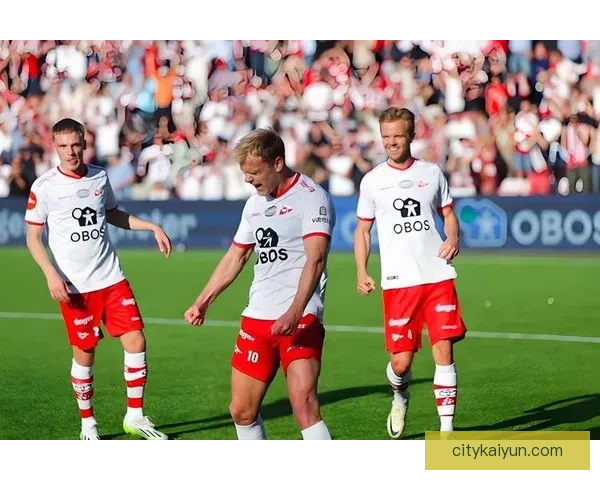 英超拉斯穆斯·霍伊伦近期表现稳健，持续吸引关注