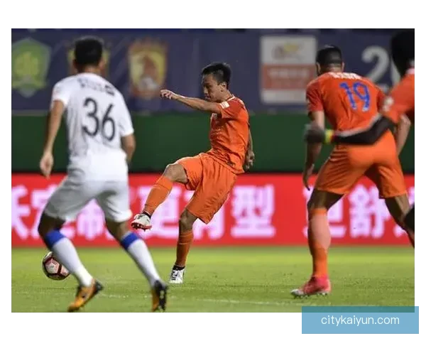 亨克近期比赛表现稳健，攻防两端展现持续提升态势